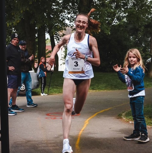 Marie-Ange Brumelot, irst sub 7 hour 100km by a European female athlete.