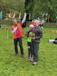 RD-John Duncan with V70 winners JaneMcLeod and Robin Livingstone Devil 2025