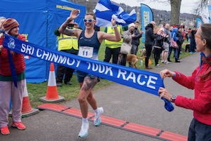 Jo Wilson winning the women's 2022 Anglo Celtic Plate race at the Sri Chinmoy race in Perth