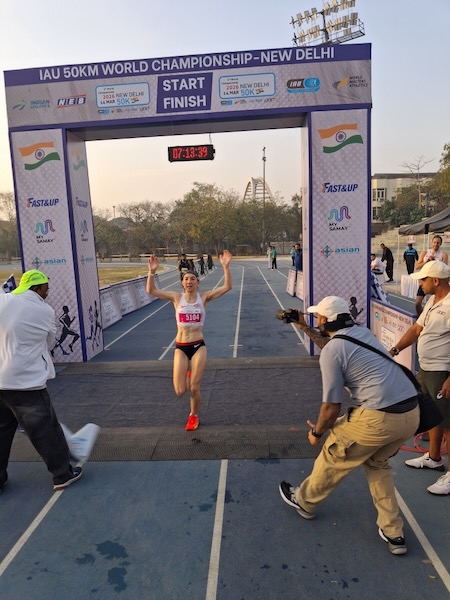 Naomi RobinsonRS wins the IAU 50km title Pic IAU 