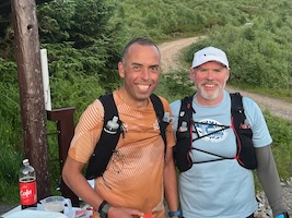 Neil Mac Ritchie (left).at Lundavra Check point 2026